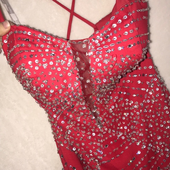 Prom dress - Picture 2 of 4